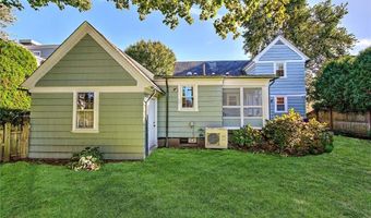 12 Harbour Ter, Cranston, RI 02905