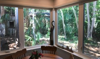 123 Ave L, Apalachicola, FL 32320