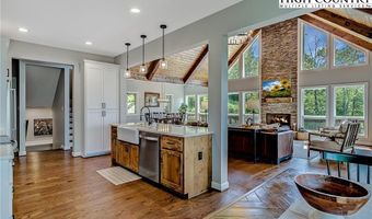 94 Silver Fox Rdg, Beech Mountain, NC 28604