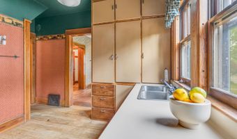 810 N Superior St, Albion, MI 49224