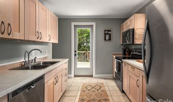 73 Fair Oaks Rd, Arden, NC 28704
