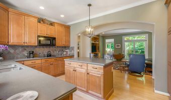 2736 Aspen Ct, Ann Arbor, MI 48108