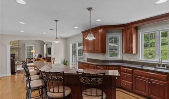 16 Leonard Dr, North Smithfield, RI 02896