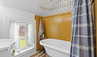 31 Canterbury Rd, Brooklyn, CT 06234