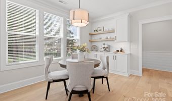 6906 Providence Ln W, Charlotte, NC 28226