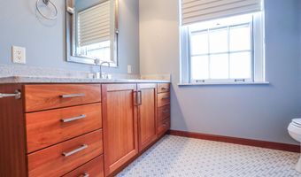 104 S Main St, Aberdeen, SD 57401