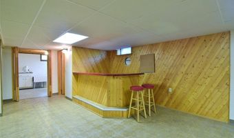 1585 Hemlock Dr, Ashtabula, OH 44004