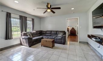 912 S 7th St, Aransas Pass, TX 78336