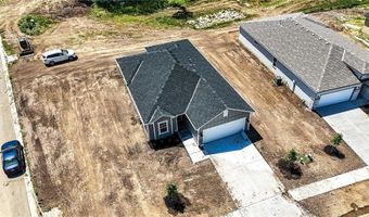 1665 N Grayhawk Dr, Basehor, KS 66007