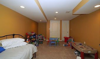 47 Timber Cove Ct, Amherst, NY 14051