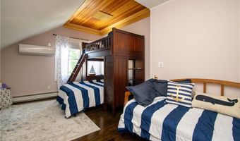 26 Carey St, Newport, RI 02840