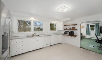 1737 Wampanoag Trl, Barrington, RI 02806