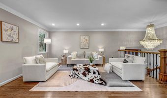 8706 BRAEBURN Dr, Annandale, VA 22003
