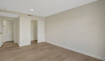 4600 DUKE St 1501, Alexandria, VA 22304