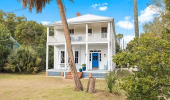107 Ave B, Apalachicola, FL 32320