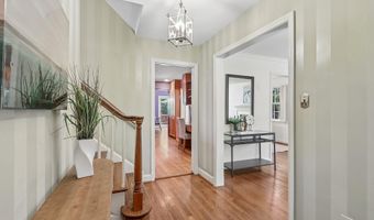 5719 NEWINGTON Rd, Bethesda, MD 20816
