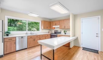 14536 BARKWOOD Dr, Rockville, MD 20853