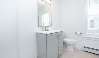 527 E Main St 2nd floor Right, Bridgeport, CT 06608