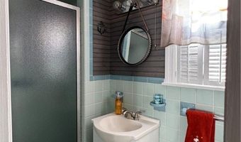 1214 Chestnut Dr, Ashtabula, OH 44004