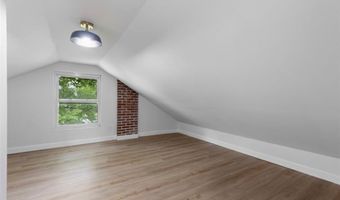 9938 Coventry Ln, Affton, MO 63123