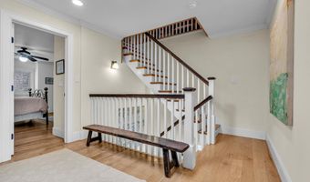 42 Bayside Dr, Atlantic Highlands, NJ 07716