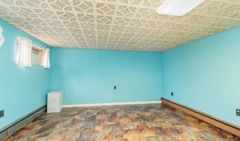 1027 W Superior St, Alma, MI 48801