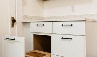 412 E Walker St, Ash Grove, MO 65604