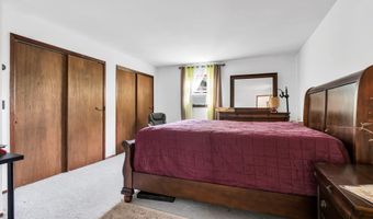 210 Church St, Belford, NJ 07718