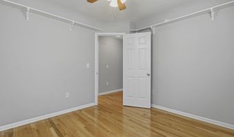 1748 Town Home Dr, Apex, NC 27502