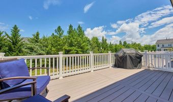 25066 CROXLEY GREEN Sq, Aldie, VA 20105