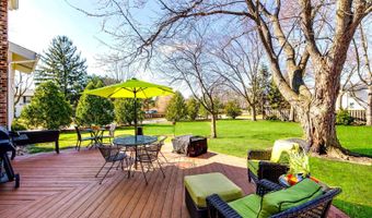 2042 S Goebbert Rd, Arlington Heights, IL 60005