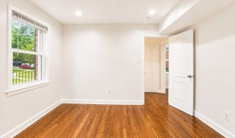 3927 PENNSYLVANIA Ave SE 101, Washington, DC 20020