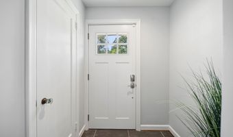 21 Oakwood Mnr, Cromwell, CT 06416