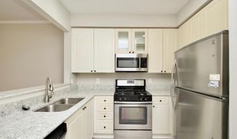 2324 HENSHAW Pl 3, Alexandria, VA 22311