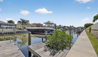 526 ISLEBAY Dr, Apollo Beach, FL 33572
