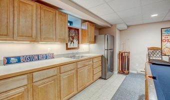 8 Maddy Ln, Acton, MA 01720