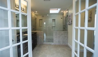 9 Katelan Ct, Cranston, RI 02921
