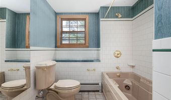 91 Inez Dr, North Kingstown, RI 02852