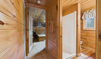 15 N Ridge Rd, Beaver Cove, ME 04441