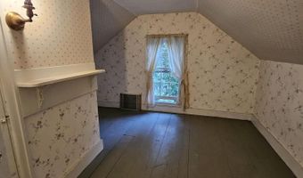 103 4th St, Bangor, ME 04401