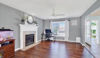 65 ANGELA Ln, York, PA 17402