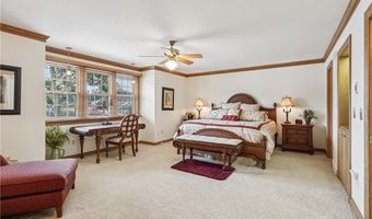 643 Isle View Dr, Akron, OH 44319
