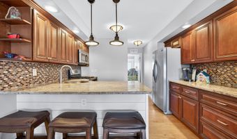 401 Bay Shore Dr 17B, Barnegat, NJ 08005
