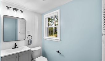 8605 ARDFOUR Ln, Annandale, VA 22003