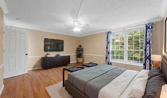 916 Claytonbrook Dr 1, Ballwin, MO 63011