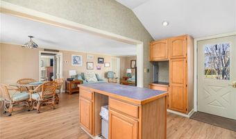 120 Chestnut Ave, Narragansett, RI 02882