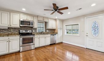 7714 ARLEN St, Annandale, VA 22003