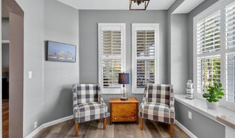 5610 GOLDEN ISLES Dr, Apollo Beach, FL 33572