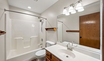 2805 NW Park Ln, Ankeny, IA 50023