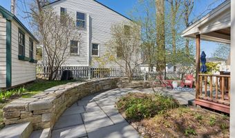 11 Linden St, Bath, ME 04530